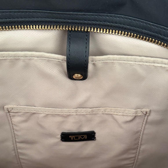 Tumi Black Dara Voyager Carryall Bag - Picture 3 of 4